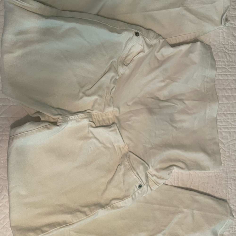 Liz Lange White Capris